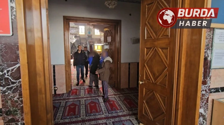 Elazığ'da Zabıtaya Yakalanmamak İçin Camiye Sığındılar