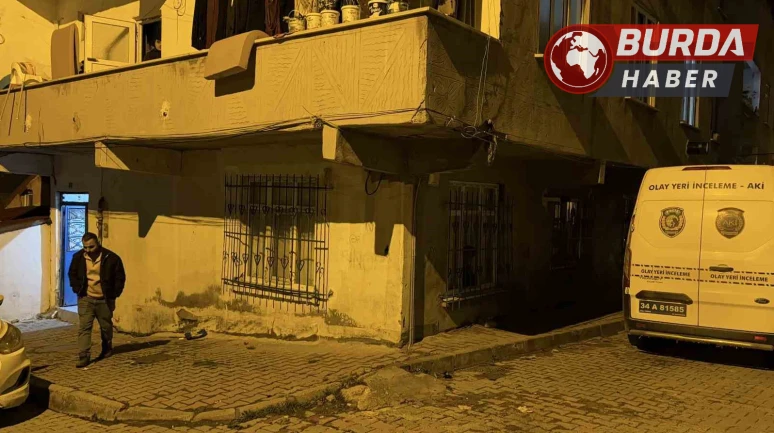 Arnavutköy'de Silahlı Gasp: 4 Yaşındaki Çocuk ve Annesi Darp Edildi