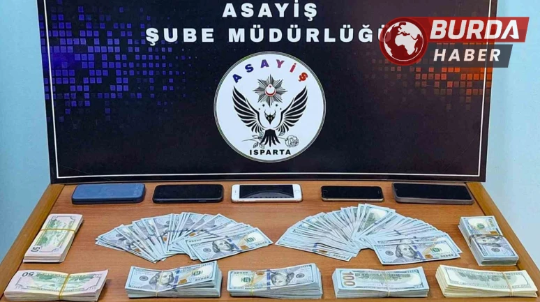 Isparta'da Vatandaşları Dolandıran Sahte Polis Çetesi Yakalandı