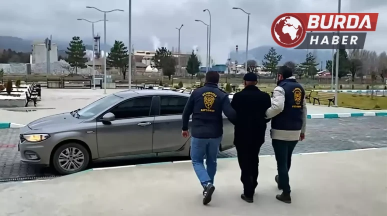 Kütahya'da Umre Organizasyonu Dolandırıcılığı Şüphelisi Tutuklandı