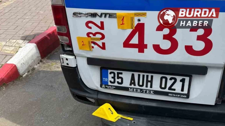 İzmir’de seyir halindeki ambulansa ateş eden sürücü tutuklandı.