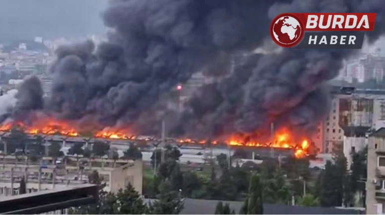 Tiflis’te çarşıda yangın çıktı,alevler 15 bin metrekarelik alanı sardı
