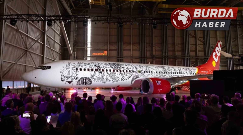 Corendon Airlines,dünyanın ilk tamamen dövme tasarımlı uçağını tanıttı