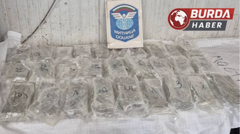 Depo dolusu esrarla Türkiye’ye girmek isterken yakalandı.