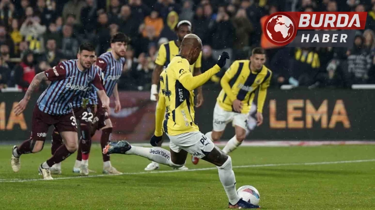 Fenerbahçe, sahasında karşılaştığı Trabzonspor’u 4-1 mağlup etti.