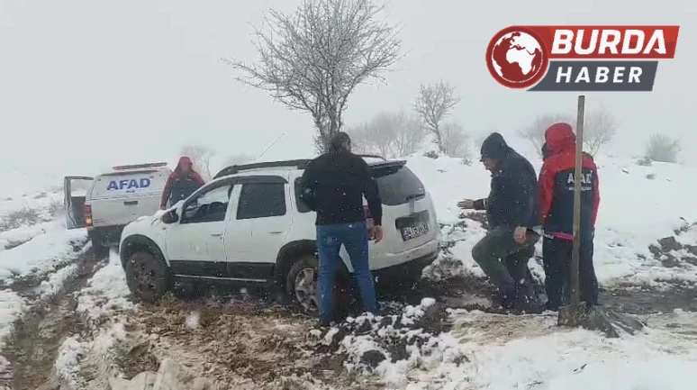 Muş'ta mahsur kalan doğaseverler AFAD tarafından kurtarıldı.