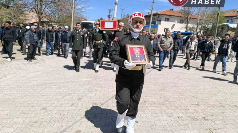 Kıbrıs gazisi askeri törenle son yolculuğuna uğurlandı.
