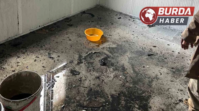 Çorum’un Alaca ilçesinde yıldırım düşen evde yangın çıktı.