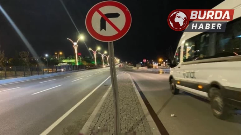 Ankara’da motosiklet trafik levhasına çarptı,2 kişi hayatını kaybetti.