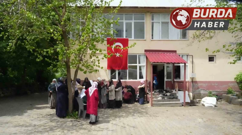 Acı haber: Yıldırım isabet eden asker şehit oldu.