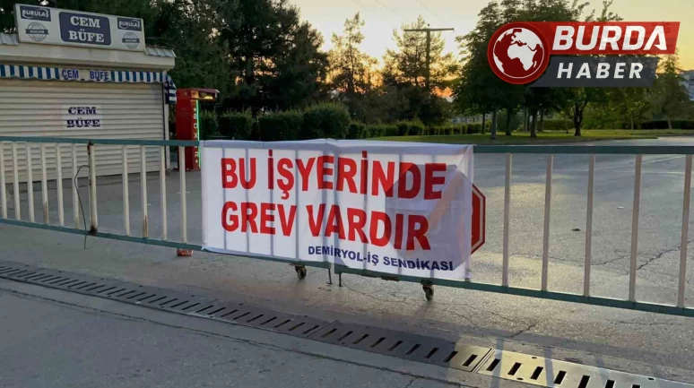 Bursa’da grev sebebiyle metro seferlerini stajyerler yaptı.