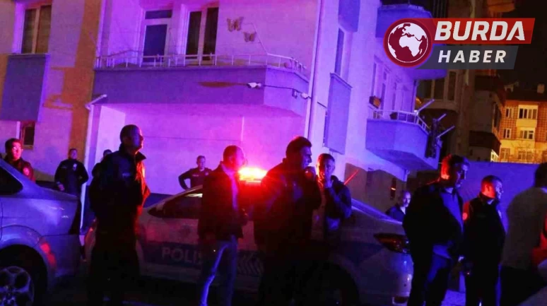 Polisi arayıp, "Bizi dövüyorlar" diye polisleri şikayet ettiler.