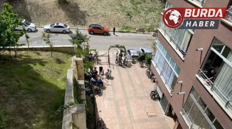 Kanser tedavisi gören koca eşini öldürdükten sonra intihar etti.