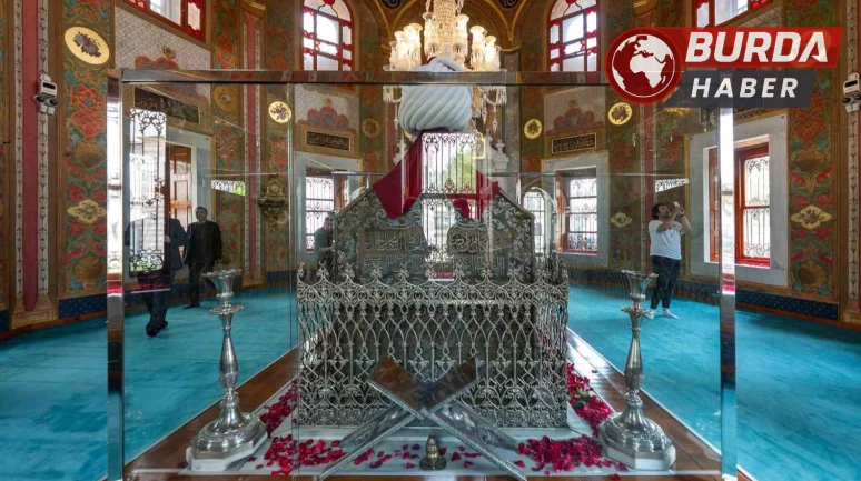 Fatih Sultan Mehmet, fethin 572’inci yıldönümünde kabri başında anıldı