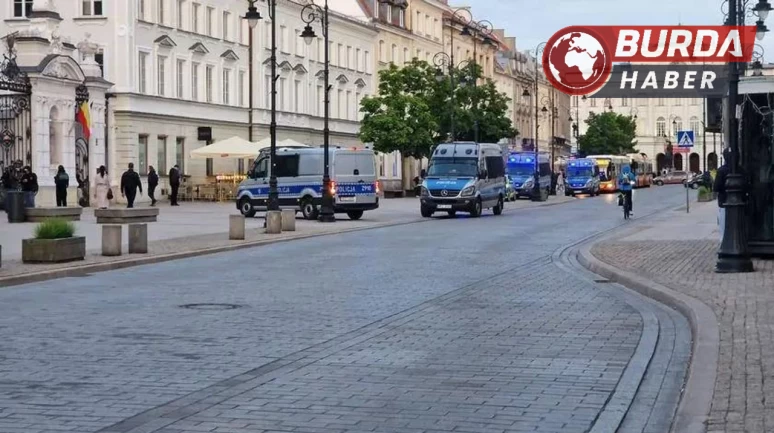 Varşova Üniversitesi’nde meydana gelen baltalı saldırıda 1 kişi öldü.