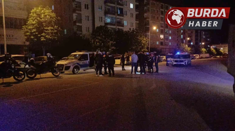 Dünürler arasında çıkan silahlı kavgada baba ve oğul yaralandı.