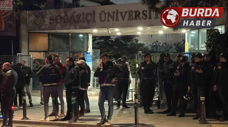 Boğaziçi Üniversitesi’nde göstericiler polise saldırdı:13 polis yaralı
