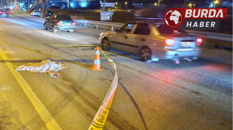 Balıkesir'de otomobilin çarptığı yaşlı kadın hayatını kaybetti.