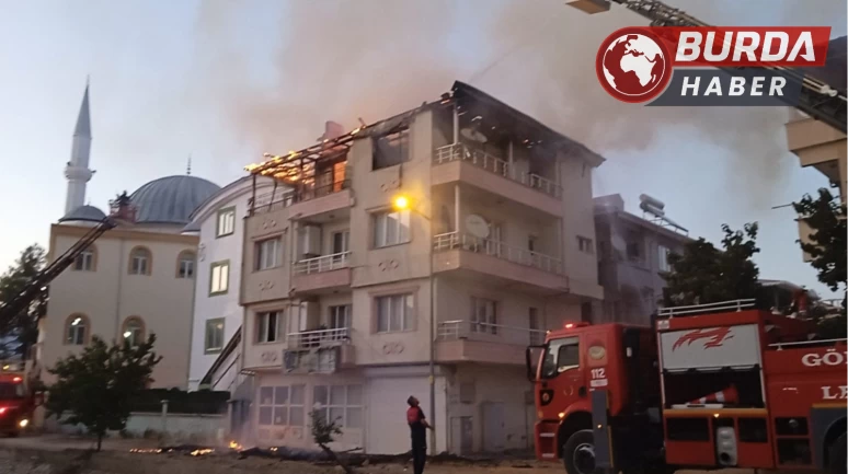 Yaktığı mangal ateşinden çıkan yangın evi küle çevirdi.