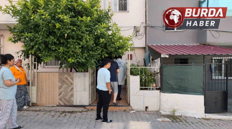 Anne ve oğlu kanlar içinde bulundu ve hastaneye kaldırıldı