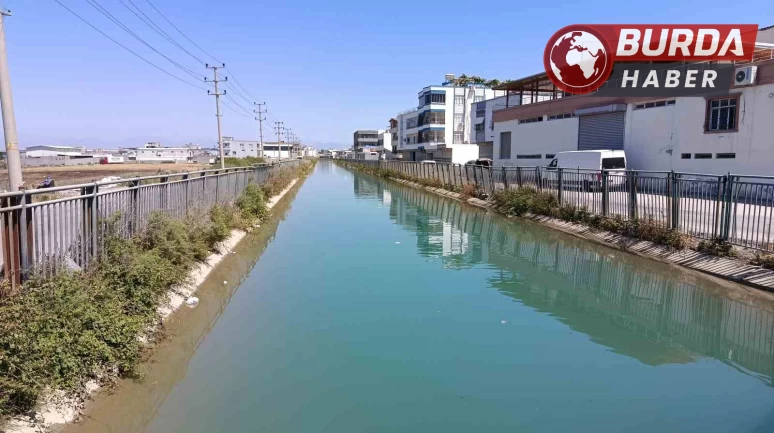 Seyhan’da sulama kanalında erkek cesedi bulundu.
