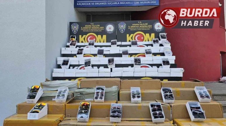 Adana’da 14 milyonluk kaçak güneş gözlüğü ve telefon yakalandı.