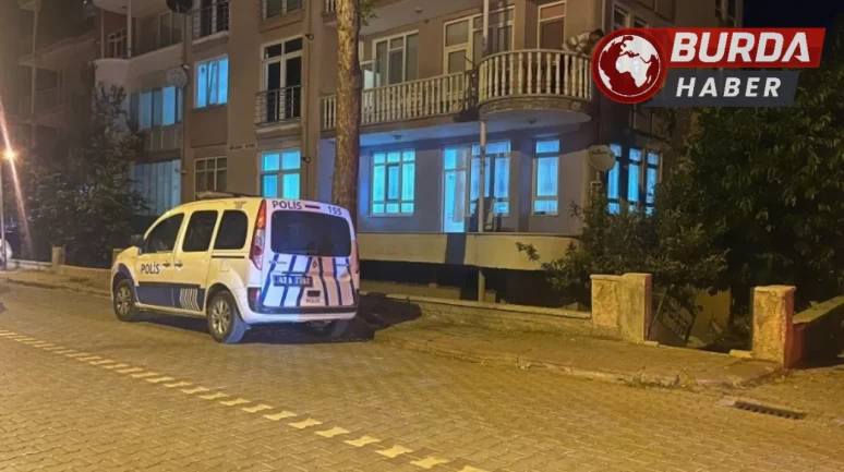 Kütahya’da 15 yaşındaki çocuk, silahla oynarken ablasını vurdu.