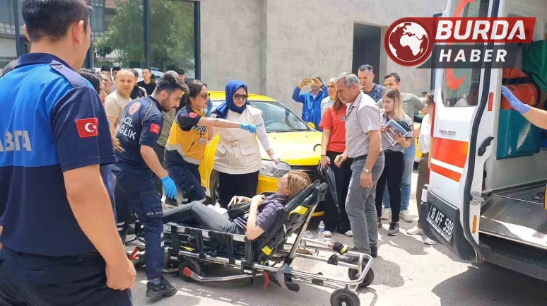 Eski nişanlısını sokak ortasında silahla vuran şahıs teslim oldu.