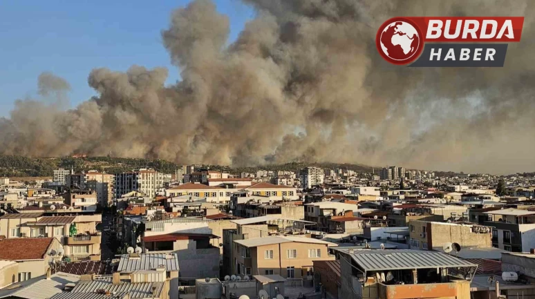 İzmir’de gün ağardı, yangına hava müdahalesi tekrar başladı.