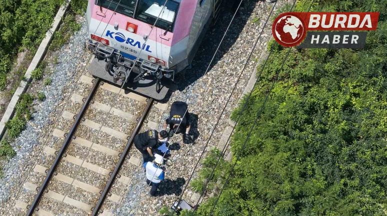 Güney Kore’de yolcu treni, demiryolunda çalışan işçilere çarptı.