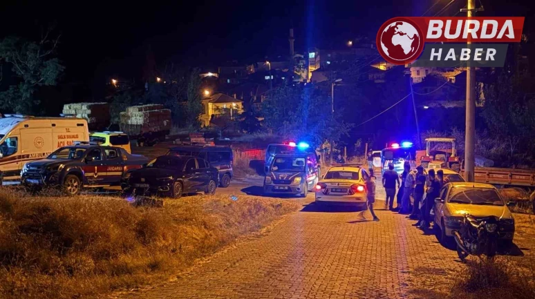 Eşiyle tartışan adam önce eşini sonra kendini öldürdü.