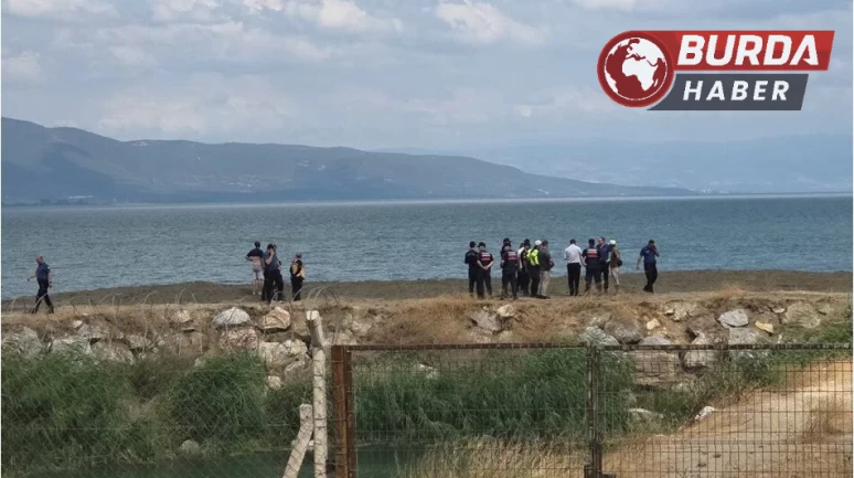 Serinlemek için suya giren 6 yaşındaki çocuk İznik Gölü’nde kayboldu.