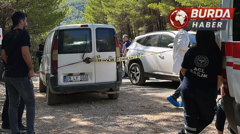 Araç içinde tüfekle vurulmuş halde ölü bulundu.