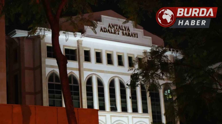 Soruşturma kapsamında Muhittin Böcek’in gelini Zuhal Böcek tutuklandı.