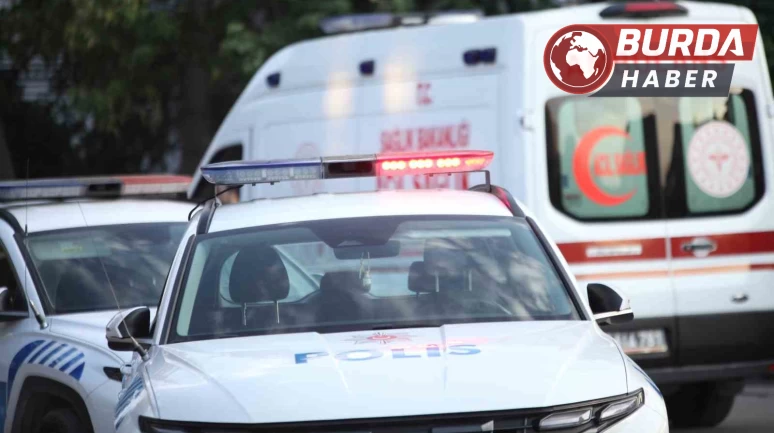 Konya'da kötü koku ihbarına giden ekipler yaşlı adamı ölü buldu.