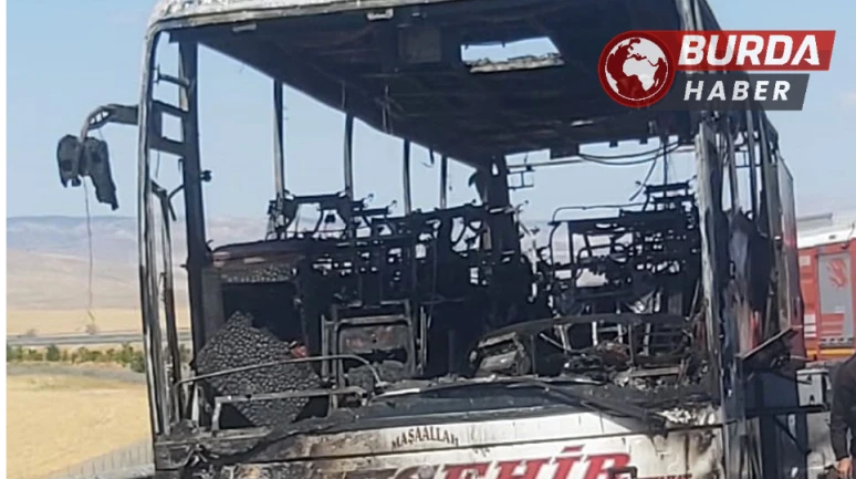 Ankara Gölbaşı’nda seyir halindeki yolcu otobüsü yandı.