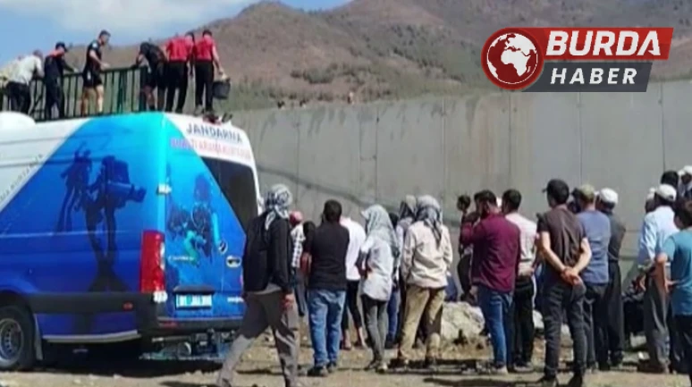 Ailesi hasat yaparken kanala düşen 8 yaşındaki çocuk boğuldu.