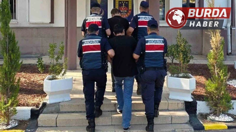 Kırıkkale’de cezaevi firarileri ticari takside yakalandı.