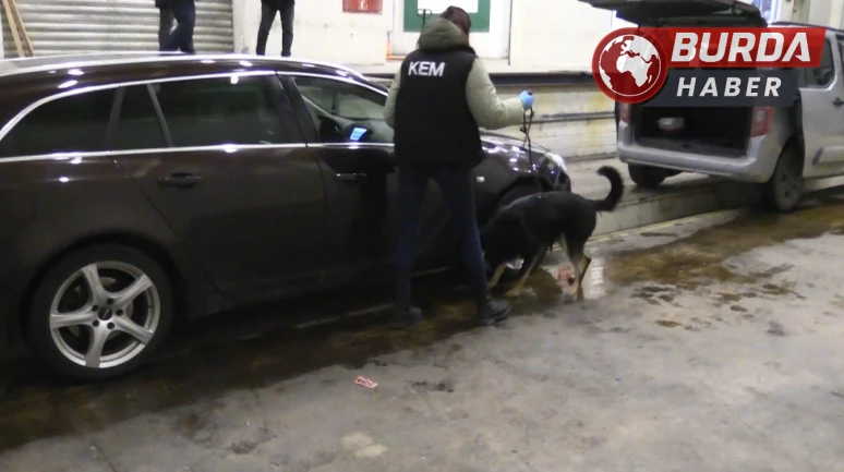 Otomobilin Gizli Bölmelerinde 145 Kilogram Esrar Ele Geçirildi