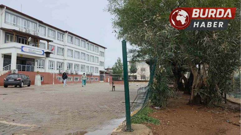 Hatay'da Okul Bahçesinde 17 Yaşındaki Çocuğun Cansız Bedeni Bulundu