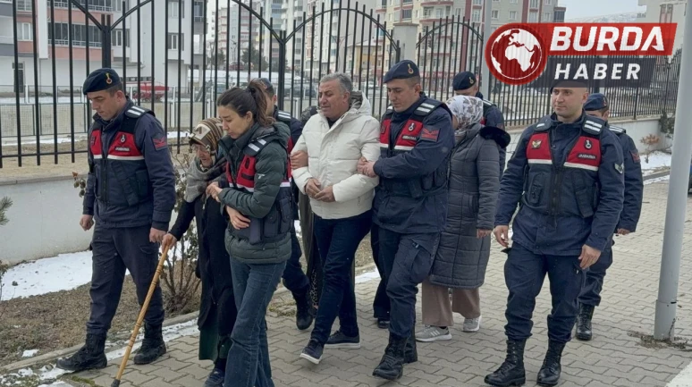 Ölen Kız Kardeşinin Kimliğini Kullandı Devlete 15 Milyon Zarar Verdi