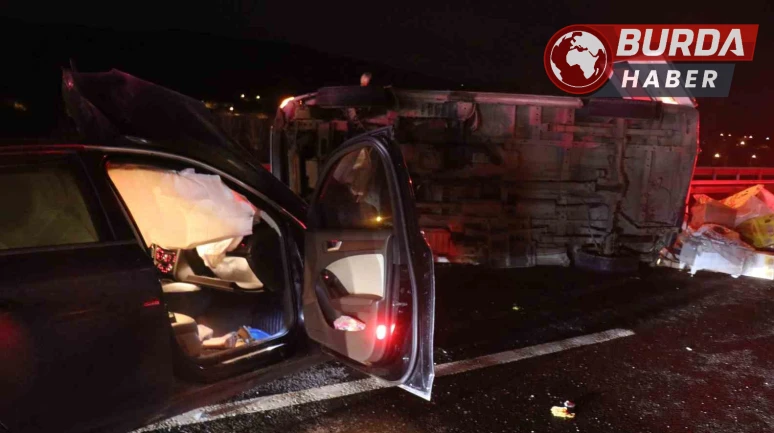 Anadolu Otoyolu'nda Minibüs ve Otomobil Çarpıştı: 1 Ölü, 3 Yaralı