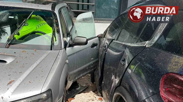 Beşiktaş'ta Fren Yerine Gaza Basan Sürücü Zincirleme Kaza Yaptı