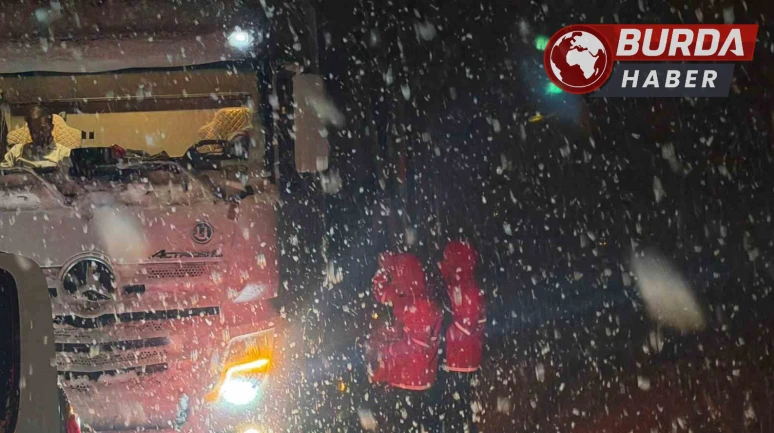 Kızılay Ekipleri Zorlu Hava Koşullarında Mahsur Kalanlara Yardım Etti