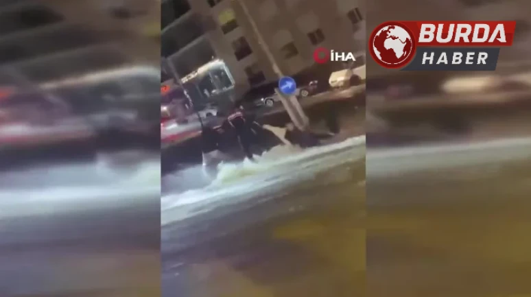 İzmir'de Şiddetli Yağış ve Fırtına Sonrası Sel ve Su Kesintisi Yaşandı