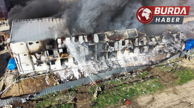 Esenyurt'ta İnşaat Alanında Çıkan Yangında İşçiler Dumandan Etkilendi