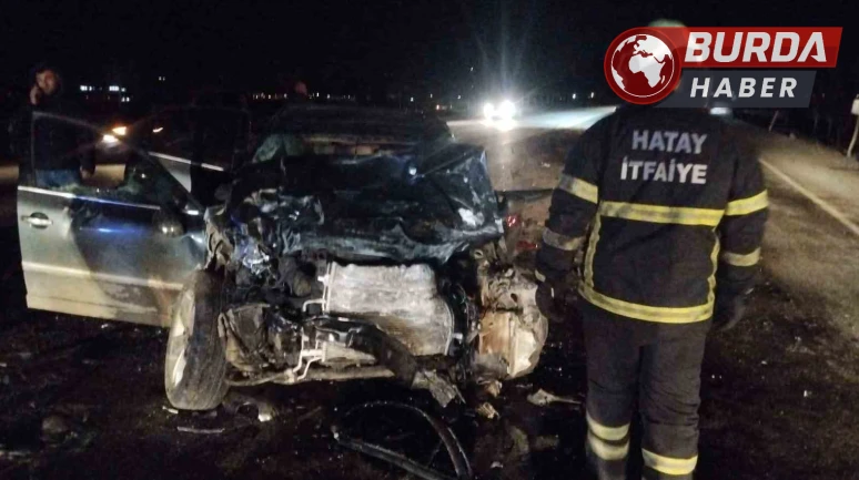 Otomobil ile Minibüsün Kafa Kafaya Çarpıştığı Kazada 1 Ölü, 6 Yaralı