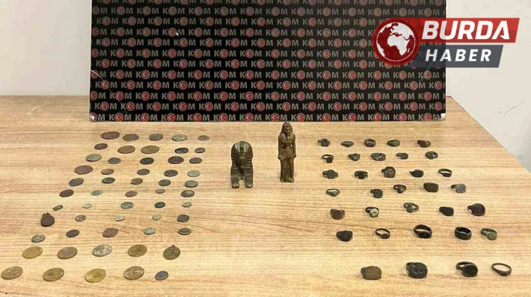 Afyonkarahisar'da Tarihi Eser Operasyonu: 34 Yüzük Ele Geçirildi