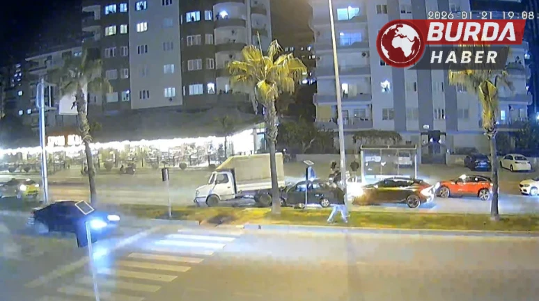 Mersin'de Yayaya Yol Verme İsteği Zincirleme Kazaya Neden Oldu