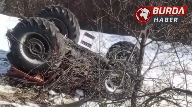 Artvin'de Traktör Devrildi, Köy Muhtarı Hayatını Kaybetti